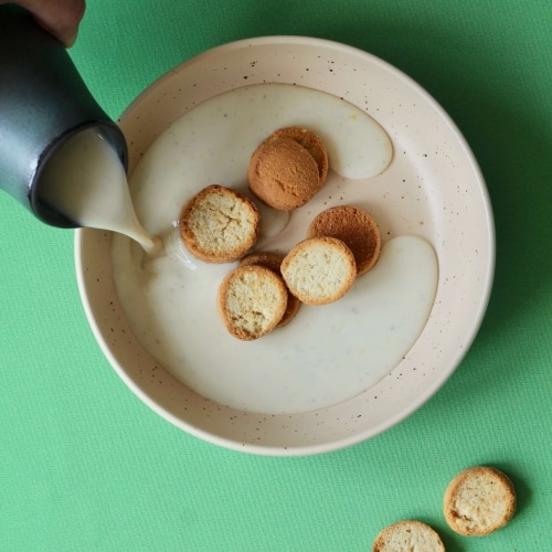 Vegan cold buttermilk soup - Danish koldskål recipe
