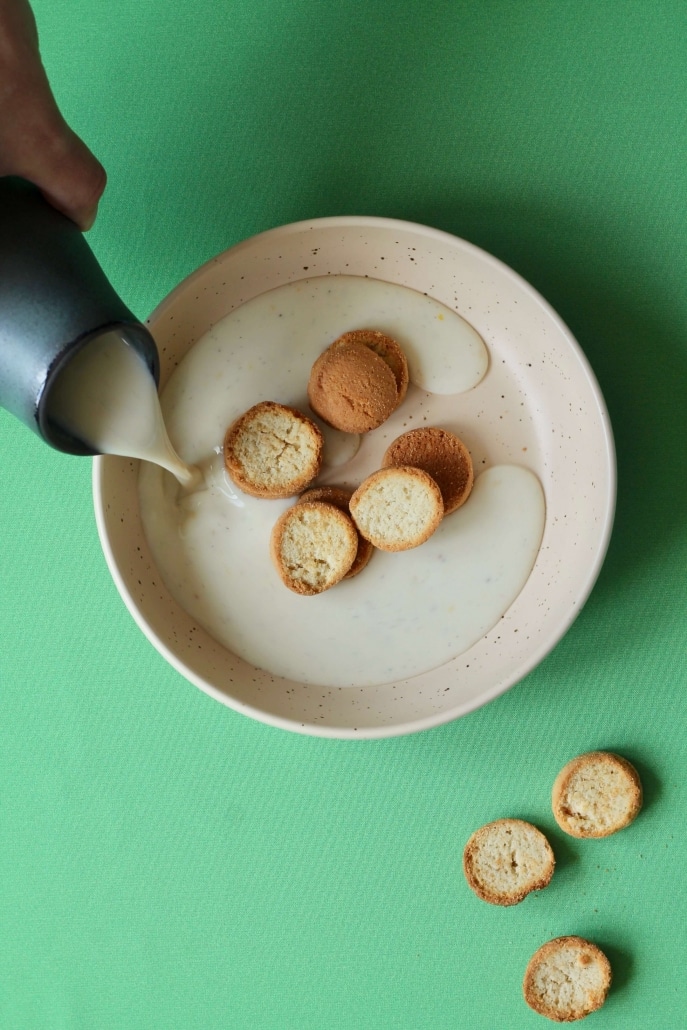 Vegan cold buttermilk soup - Danish koldskål recipe